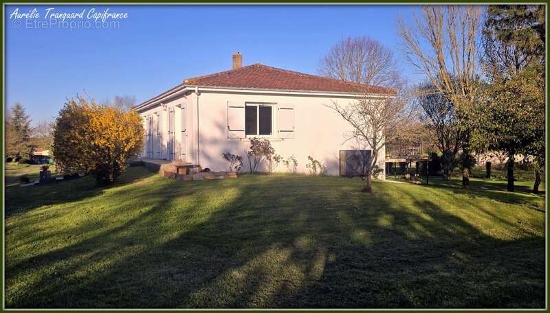 Maison familiale à vendre 4 pièces TERNANT (17) VIE PLAIN-PED + dépendances - environ 5000m² terrain - photo 2
