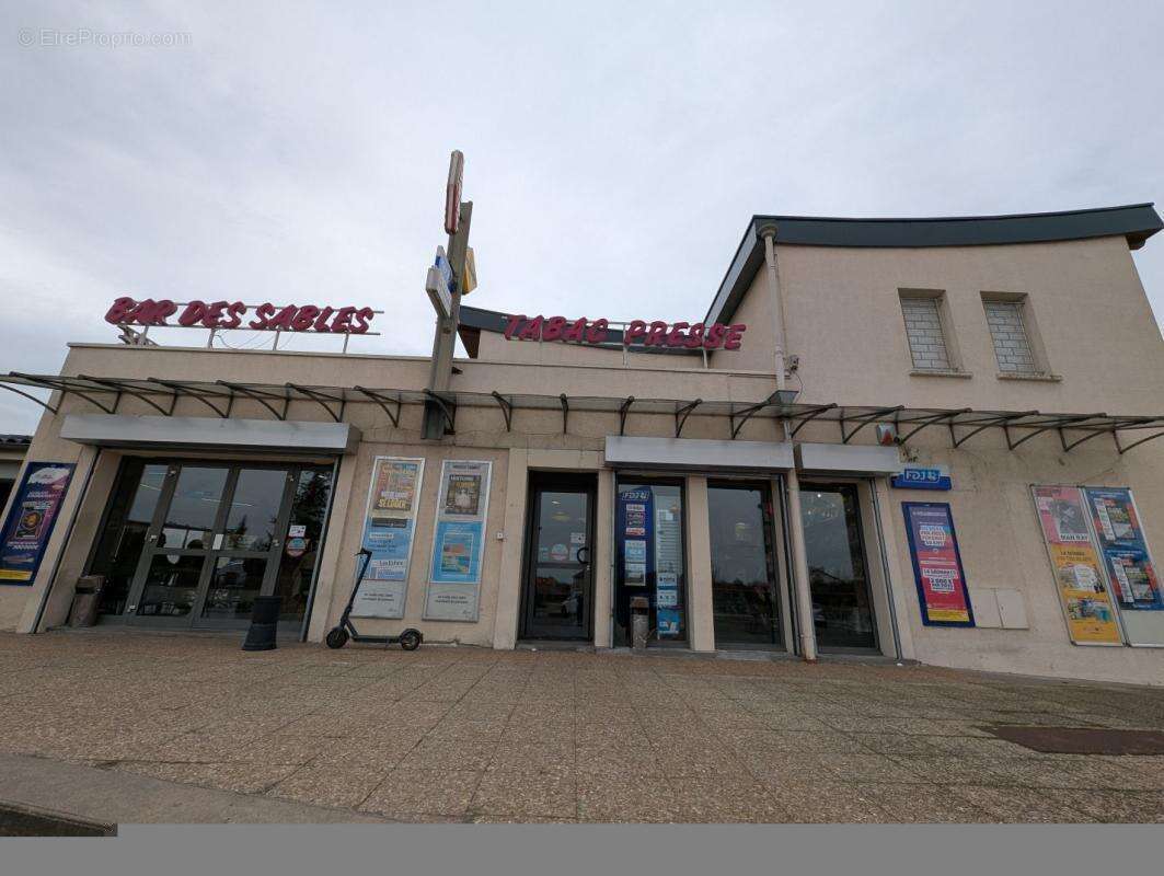 Commerce 240 m² à Mably  - photo 2