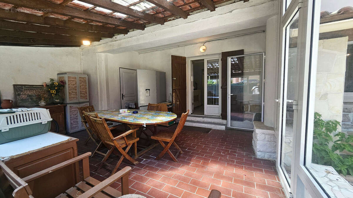 Bas de villa avec jardin privatif de 613 m² ? Fort potentiel ! - photo 6