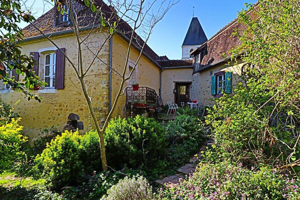 Maison à SURY-EN-VAUX