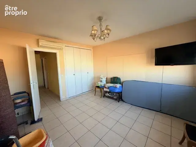 Montpellier en proximité du centre-ville, T4 de 79,36 m2 en dernier étage avec balcon et cave - photo 9