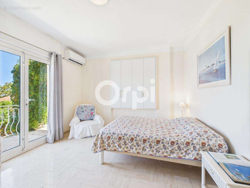 Maison à MANDELIEU-LA-NAPOULE