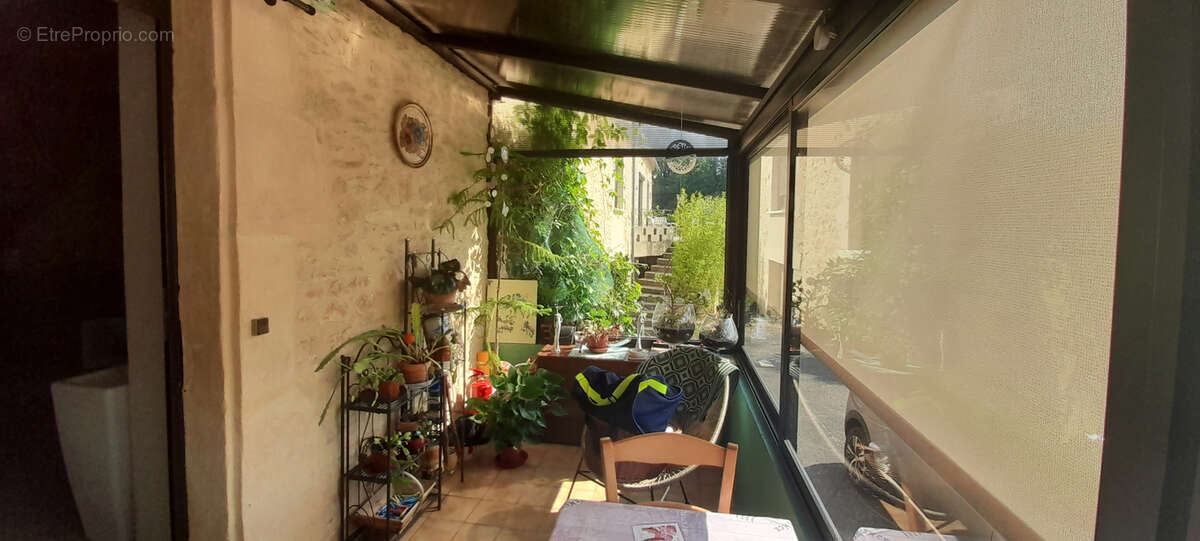 Maison à CUZORN