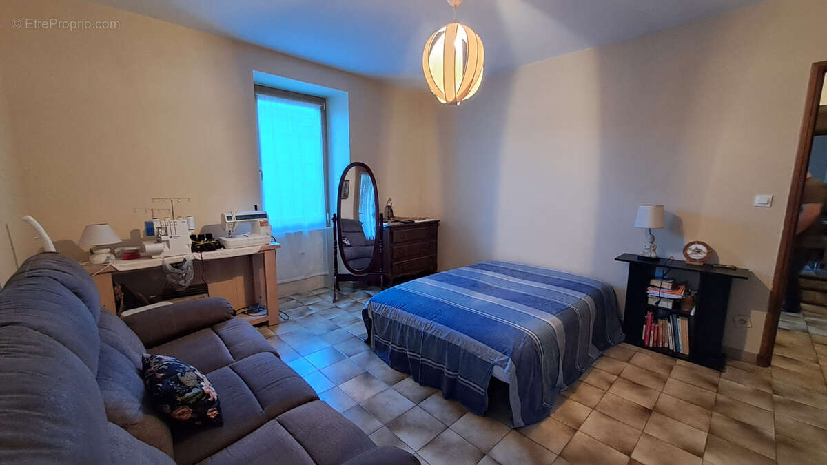 Maison à SUZE-LA-ROUSSE