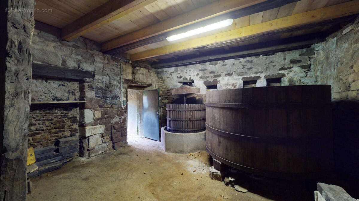 Maison à Rénover de 166 m² + Grange + 100 m² de combles aménageables - photo 17