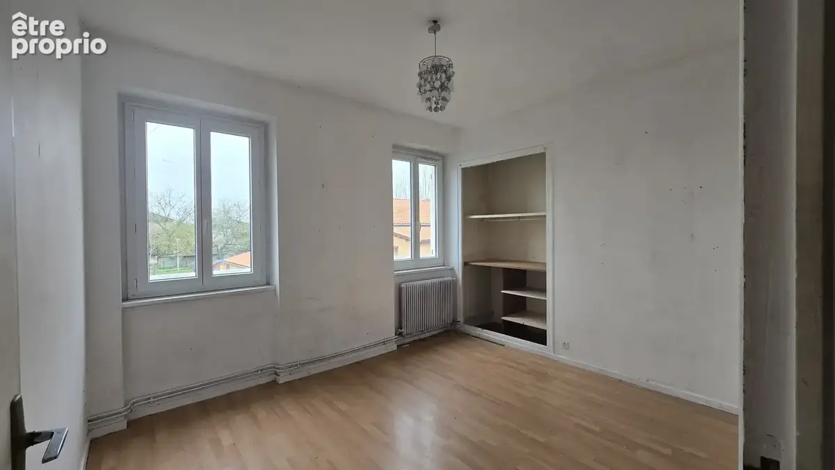 Bel immeuble  de deux appartements t3 et t4 centre grieges,terrain constructible - photo 6