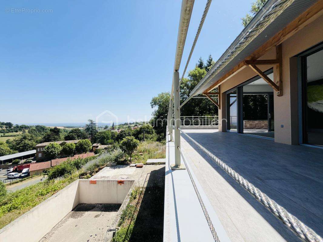 Maison à VILLE-SUR-JARNIOUX