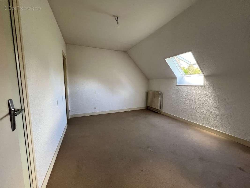 Maison 5 pièces en pierre et parpaing couverte en ardoise - photo 9