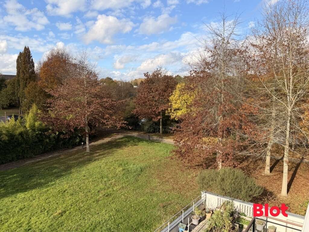 Appartement à VEZIN-LE-COQUET