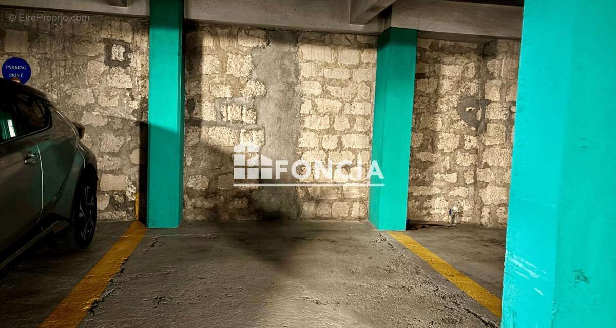 Parking à PARIS-14E