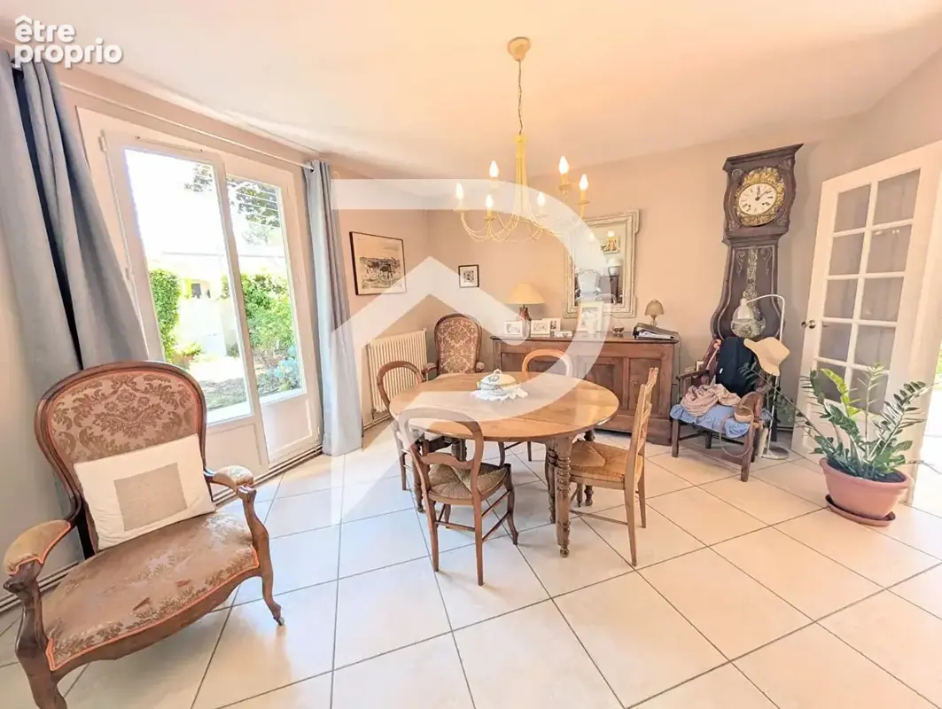 MONTFERRIER - Maison familiale cossue de 160m² avec piscine parfaitement entretenue - photo 5