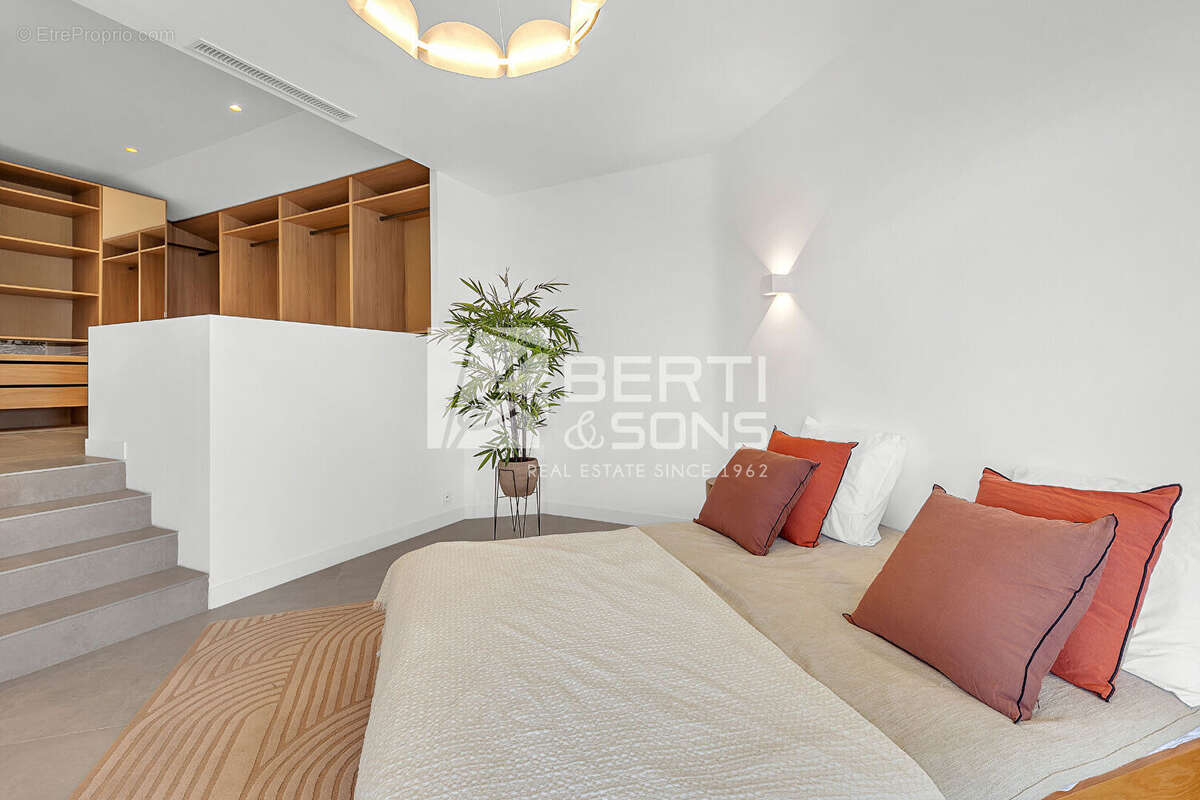 Maison à MANDELIEU-LA-NAPOULE