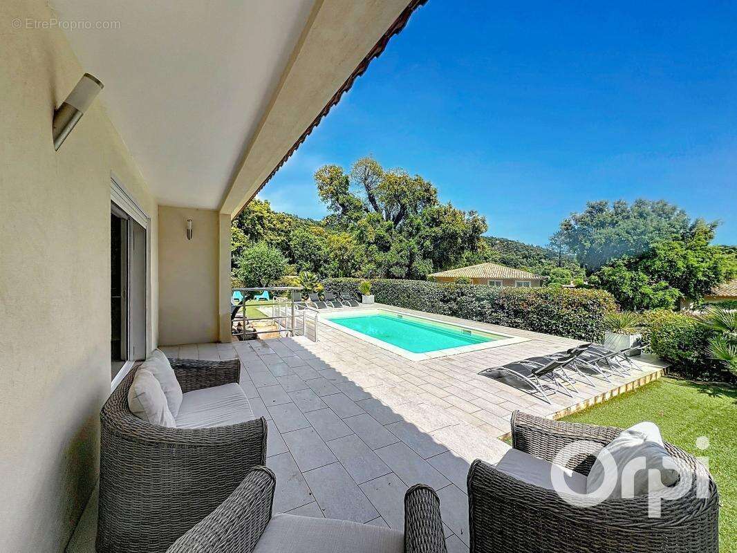 Ensemble Immobilier avec piscine - Idéal investissement locatif ou résidence familiale - photo 4