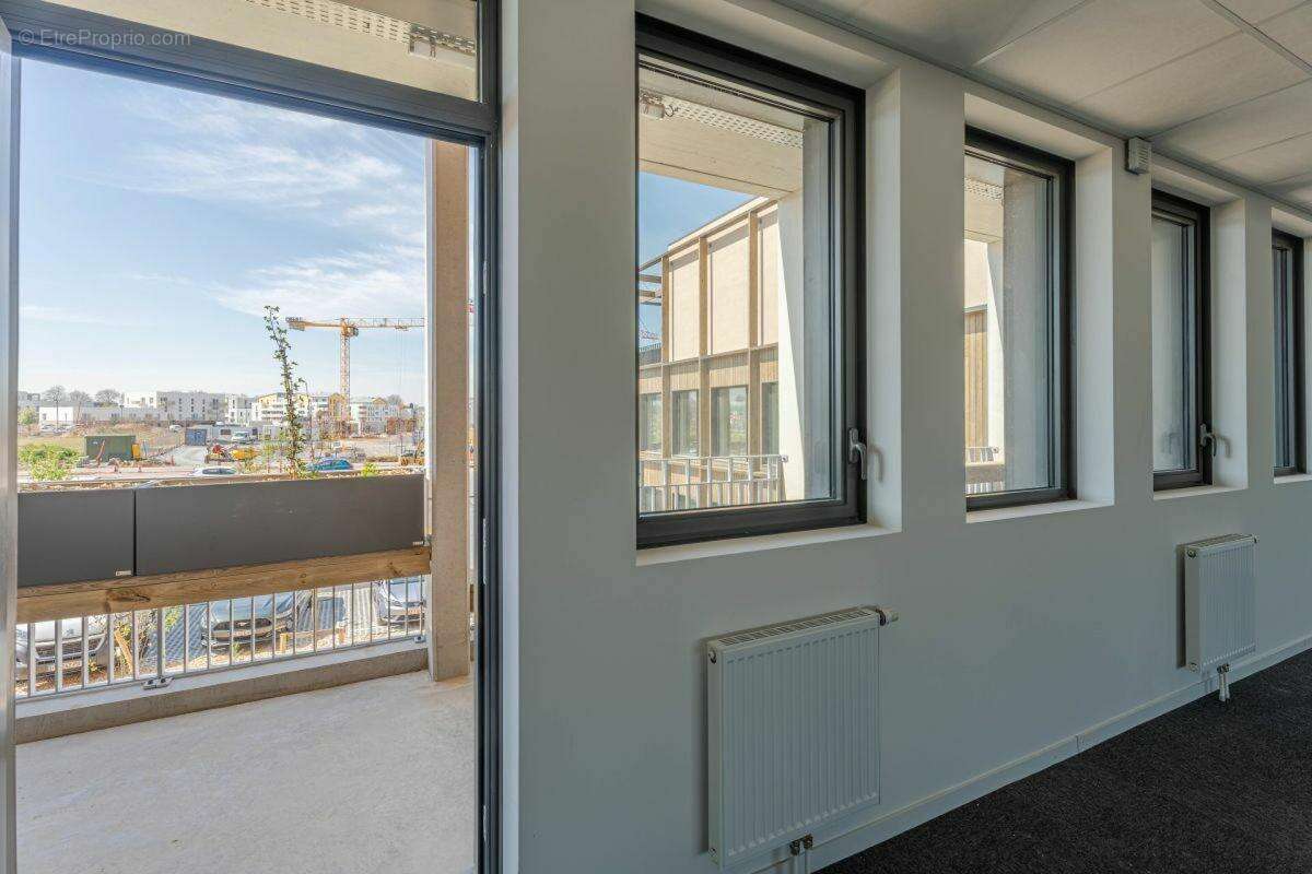 Commerce 112 m² à Epron  - photo 10