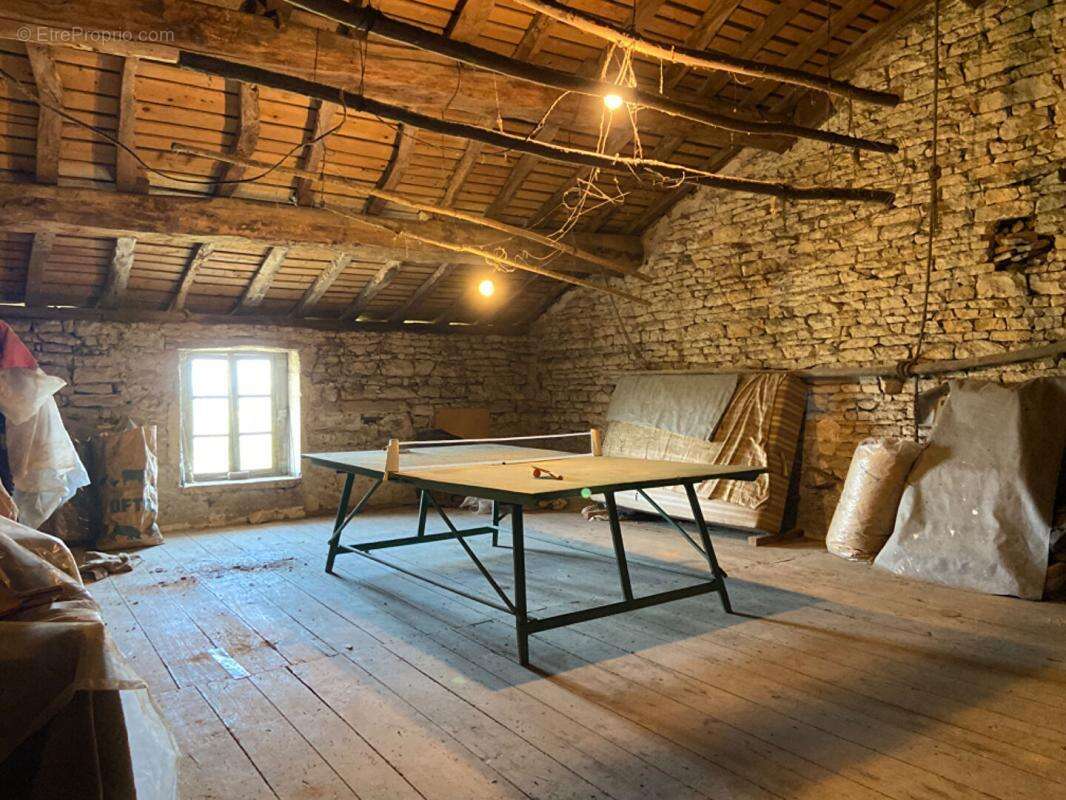 EXCLUSIVITÉ - Maison à vendre avec dépendances à Uchizy - photo 13