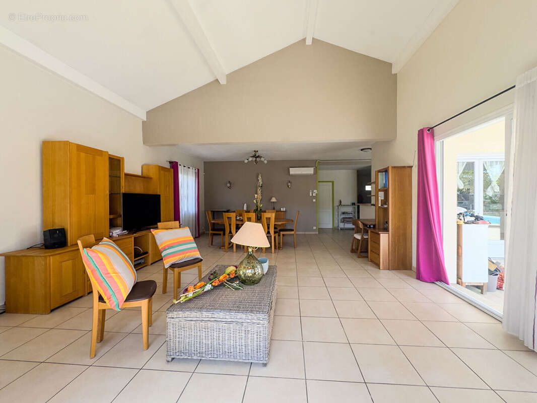 Maison familiale avec piscine, jardin paysagé et garage à Biscarrosse - photo 7