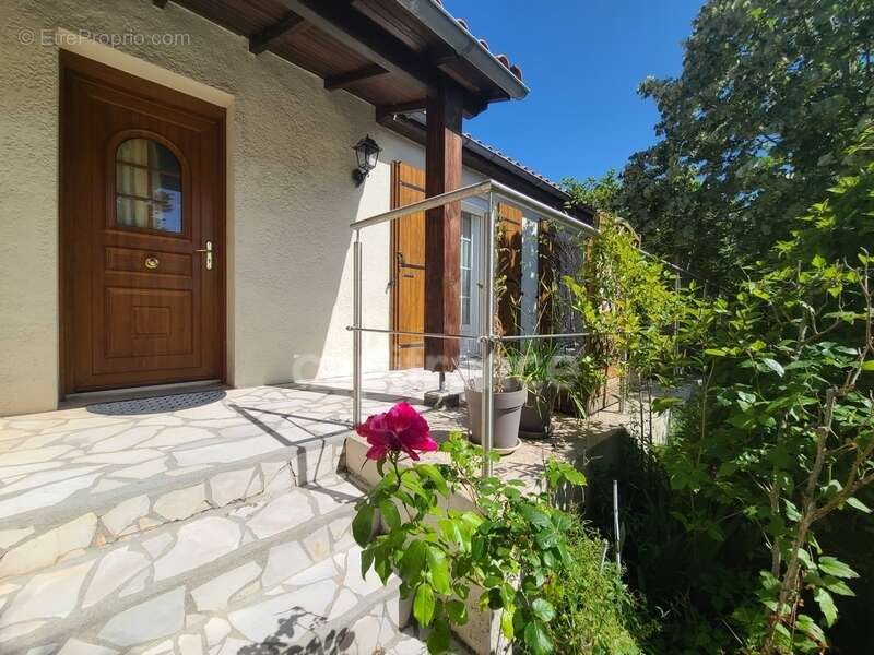 Maison à SAINTES