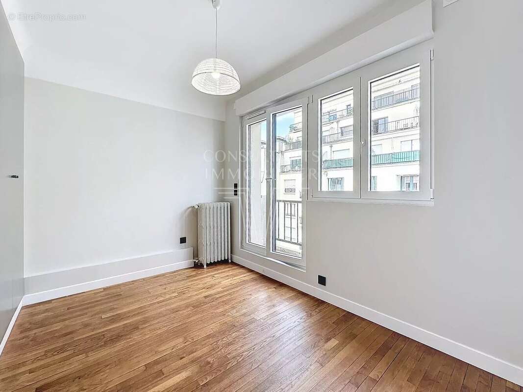 Appartement à PARIS-7E