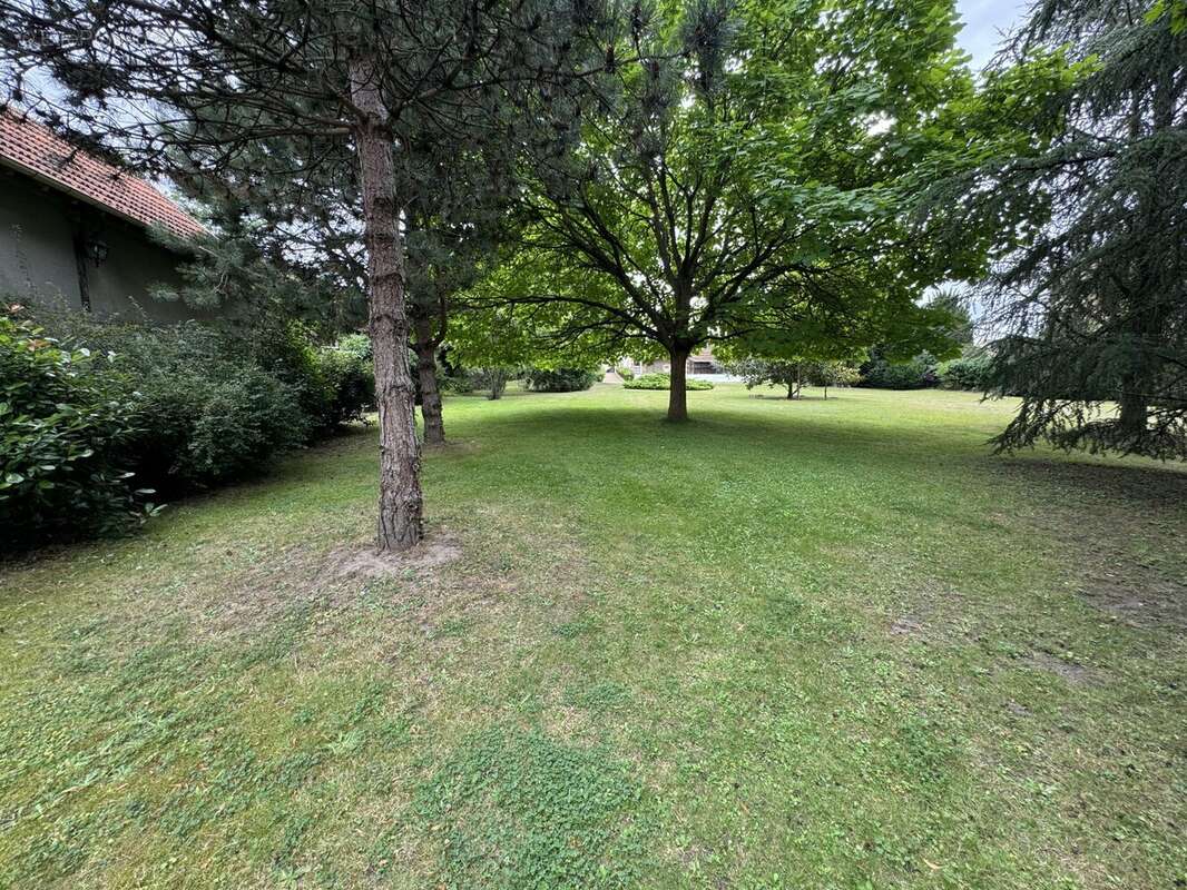 Autre à BRIIS-SOUS-FORGES