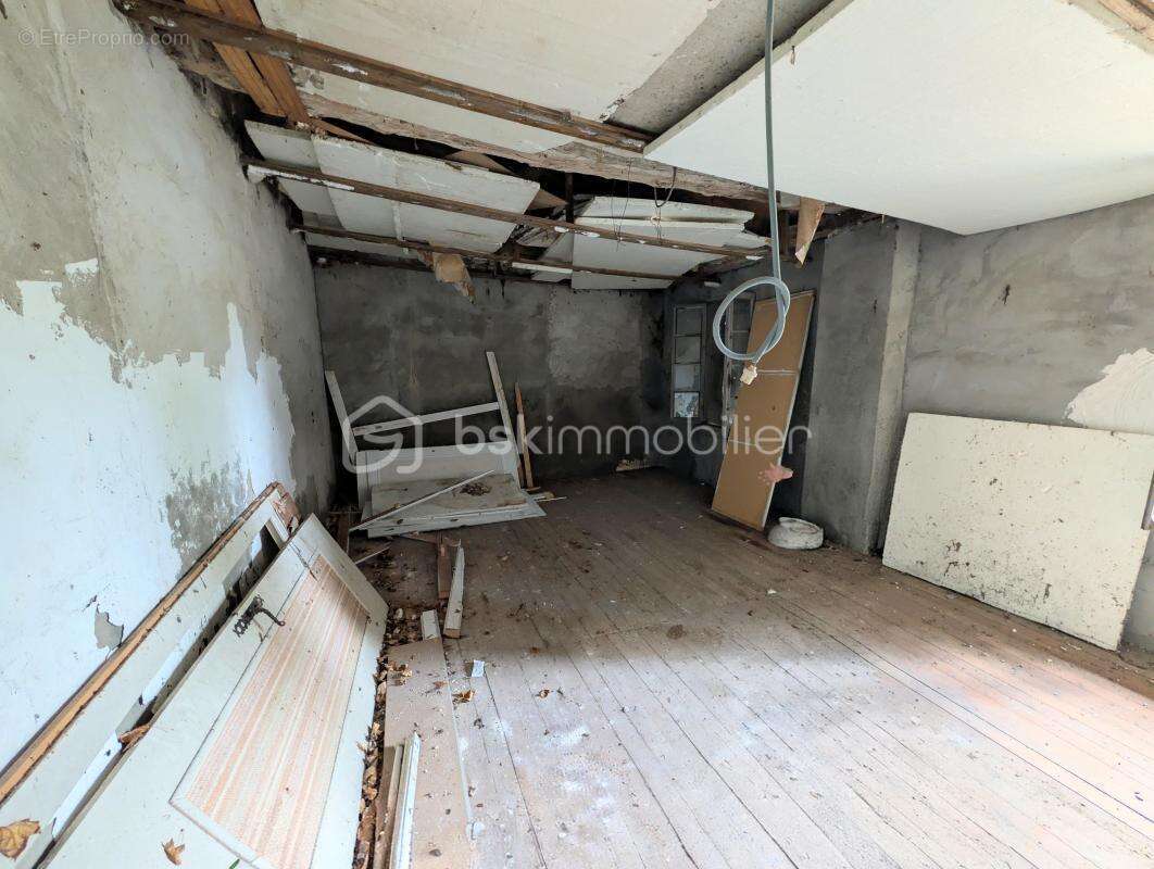 SAINT-VAIZE – Ensemble immobilier à fort potentiel aux portes de Saintes 85000€ - photo 19