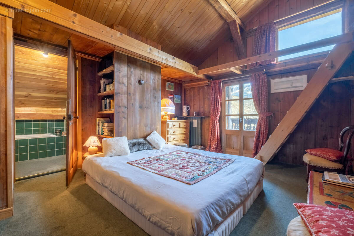 Saint-Gervais-Les-Bains/ Le Gollet - Chalet à rénover  -  L’âme de la montagne : un refuge de caractère aux ra - photo 9