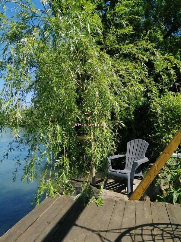 Maison à RUELLE-SUR-TOUVRE