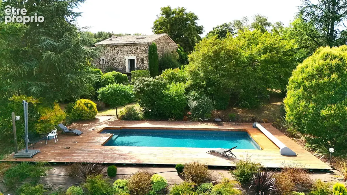 Corps de ferme rénové avec gîte indépendant, piscine et plus d'un hectare de terrain à PLATS - photo 8
