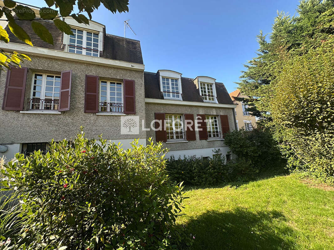 Maison à LES PAVILLONS-SOUS-BOIS