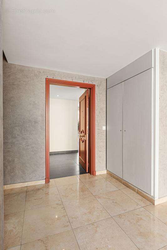 Appartement à MANDELIEU-LA-NAPOULE
