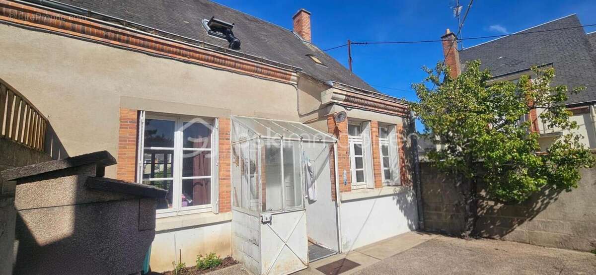 Maison avec garage, terrasse et double accès à deux pas des bords de Loire - photo 4