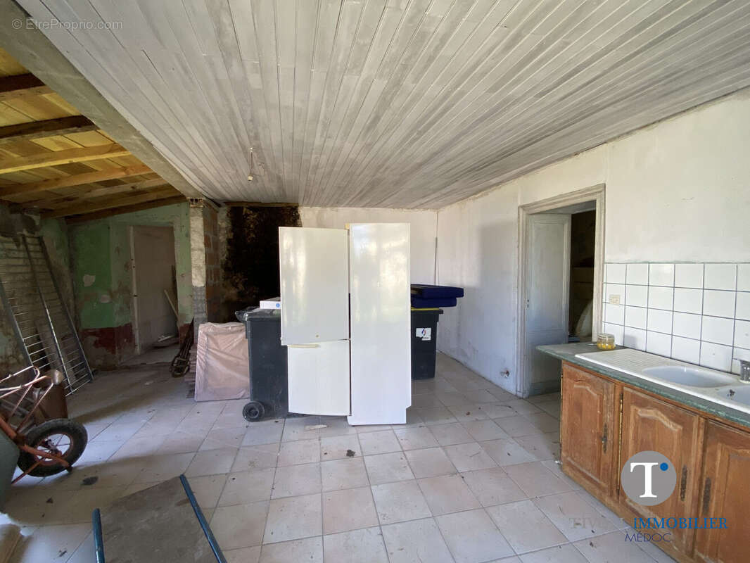 Maison à JAU-DIGNAC-ET-LOIRAC