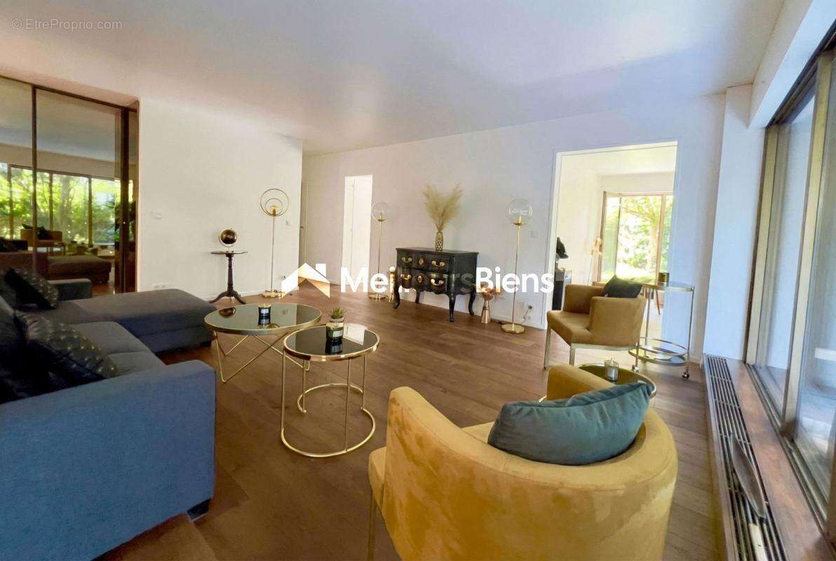 Appartement à LE CHESNAY