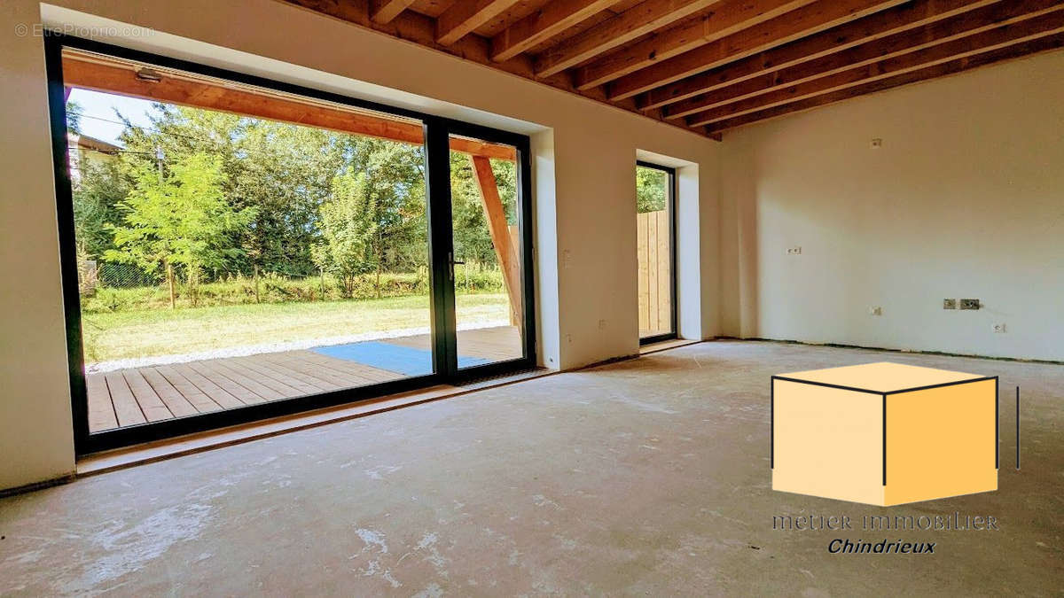 Appartement à CEYZERIEU