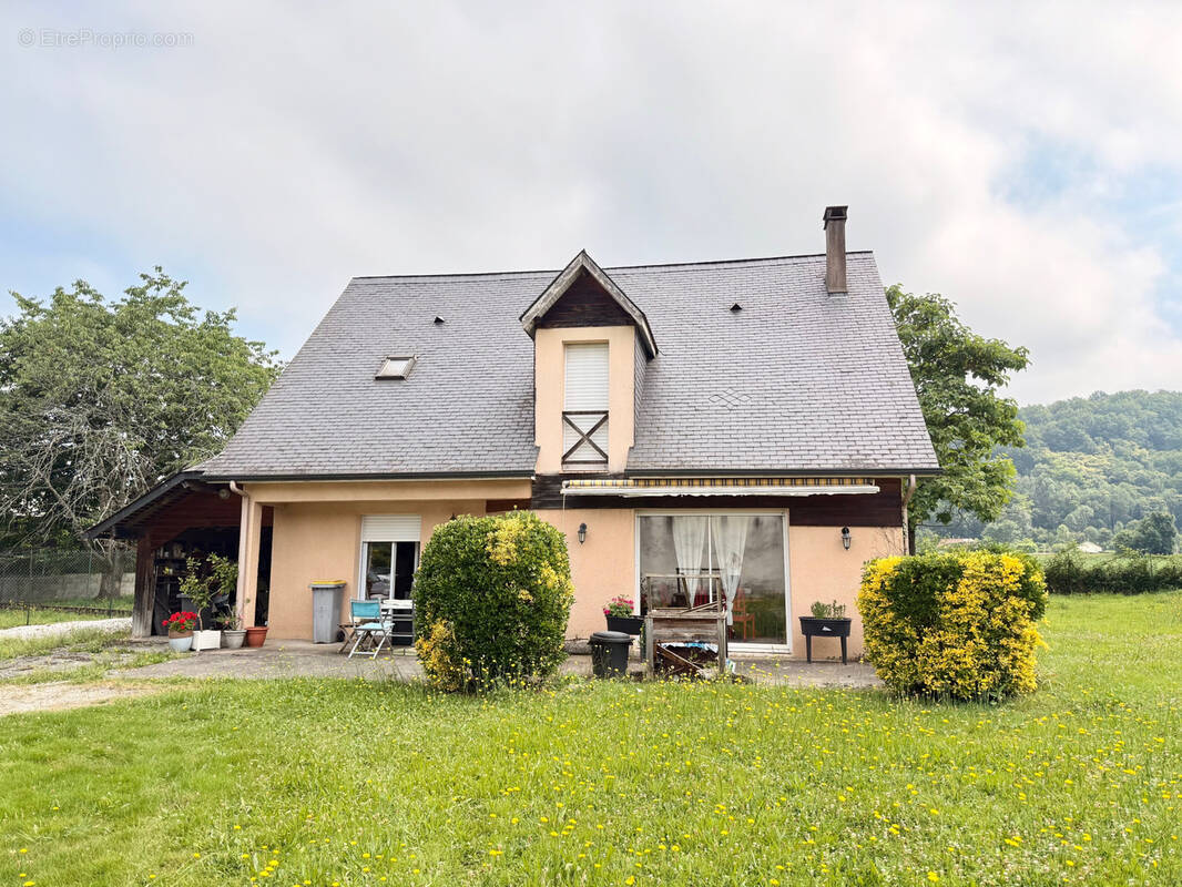 Maison à NAY