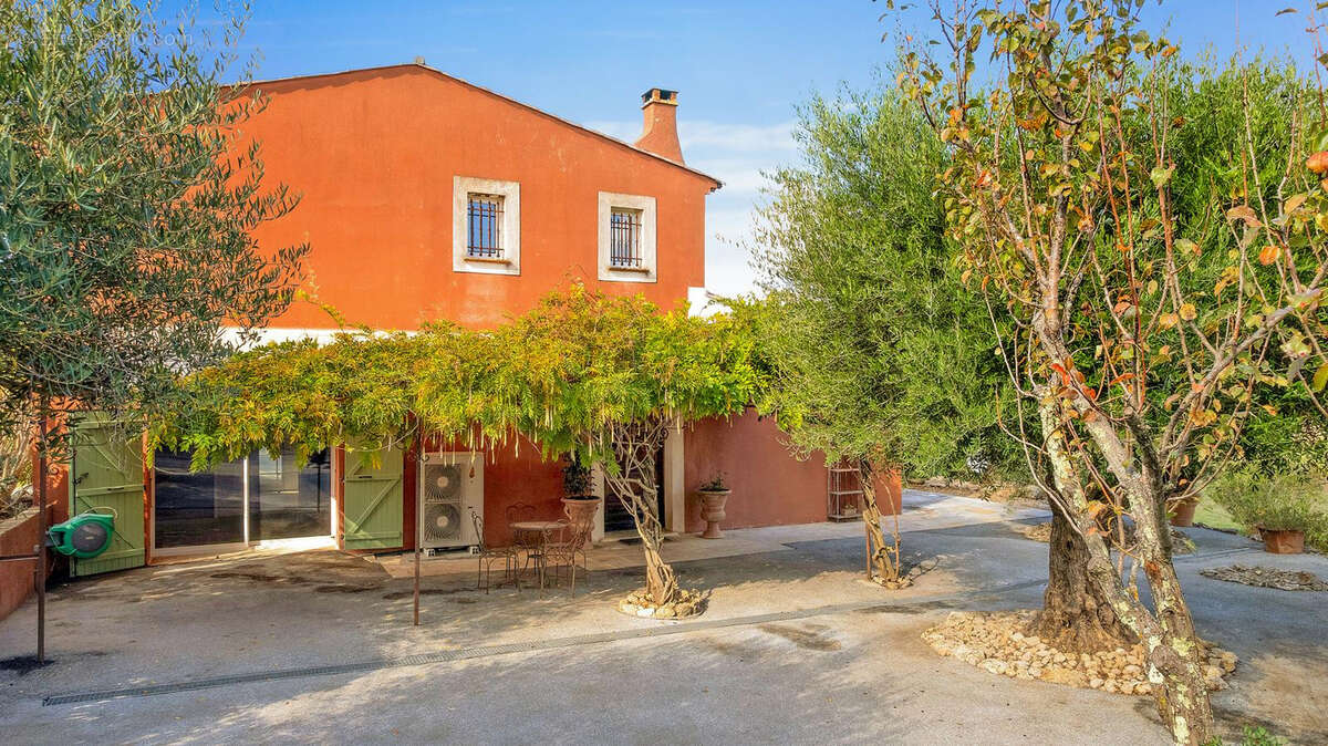 Maison à BAGNOLS-EN-FORET