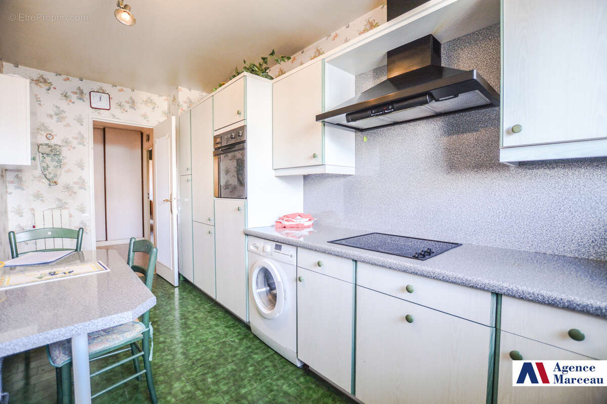 Appartement à COURBEVOIE