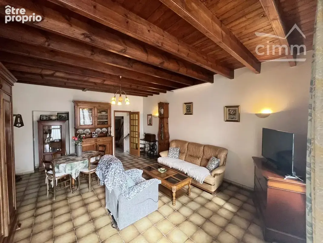 Maison de bourg T3 de 89 m² sur 290m² de terrain clos. - photo 7