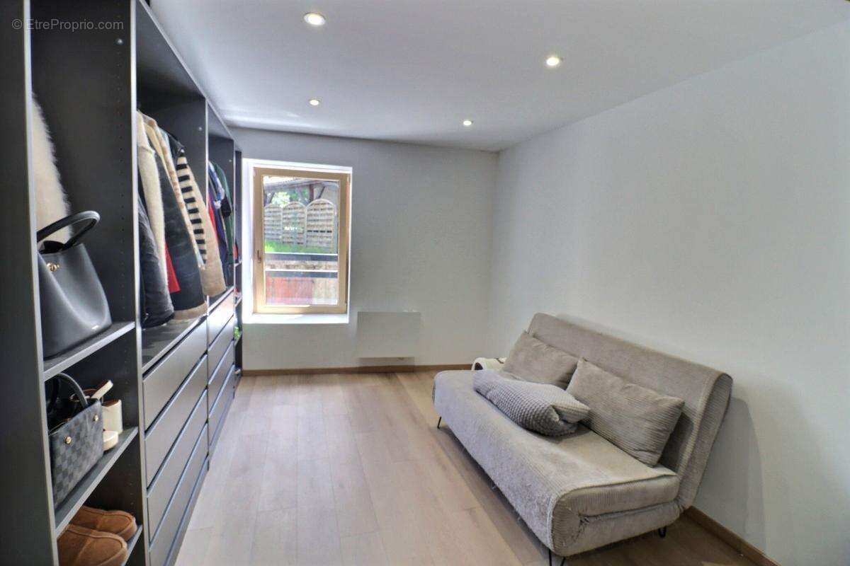 Maison à MASSIEU