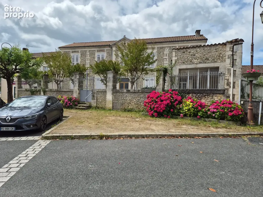 Appartement 216 m² à Razac-Sur-L'isle  - photo 4
