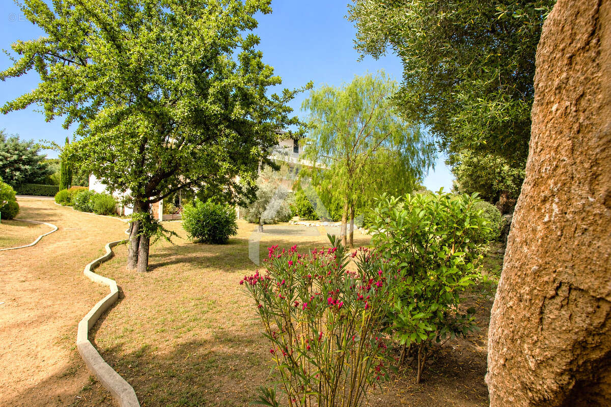 Agréable appartement t2 à ste-lucie de porto-vecchio à proximité des commodités et à dix min des plages - photo 22