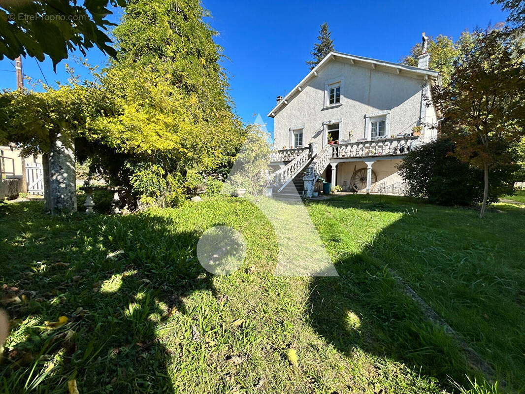 Maison à SAUVETERRE-LA-LEMANCE