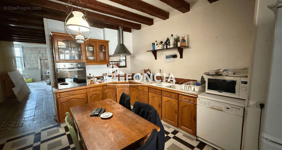 Maison à SAINTE-MAURE-DE-TOURAINE