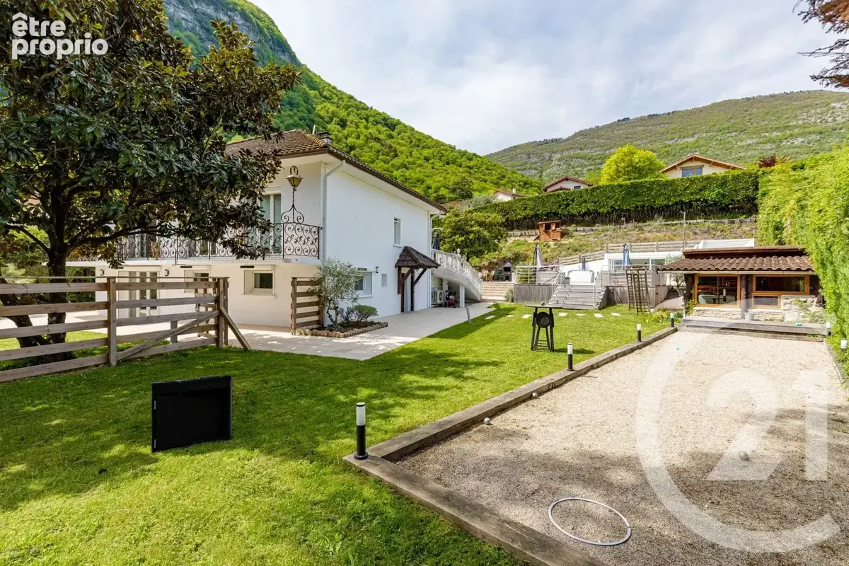 Maison 8 pièces 184 m² à vendre à Veurey-Voroize (38113) - photo 8
