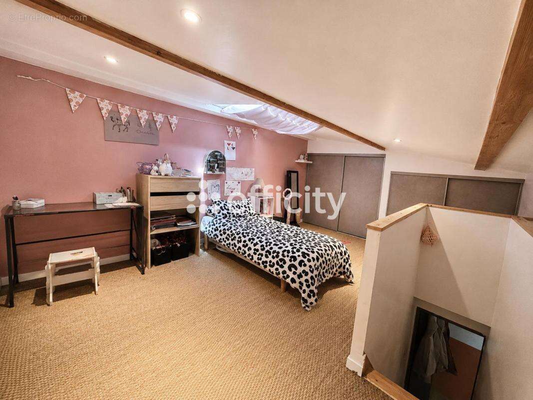 Maison 153 m² à Saint-Maximin-La-Sainte-Baume  - photo 16