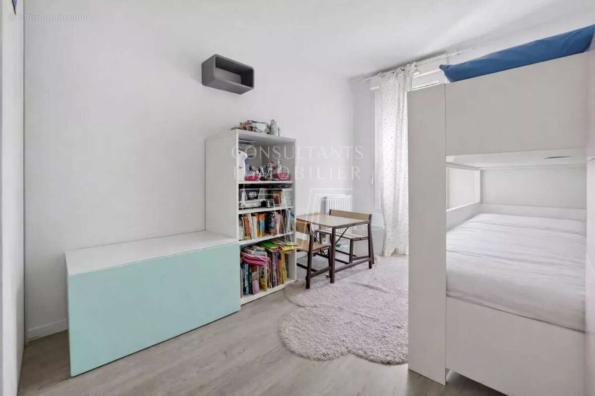 Appartement à LEVALLOIS-PERRET