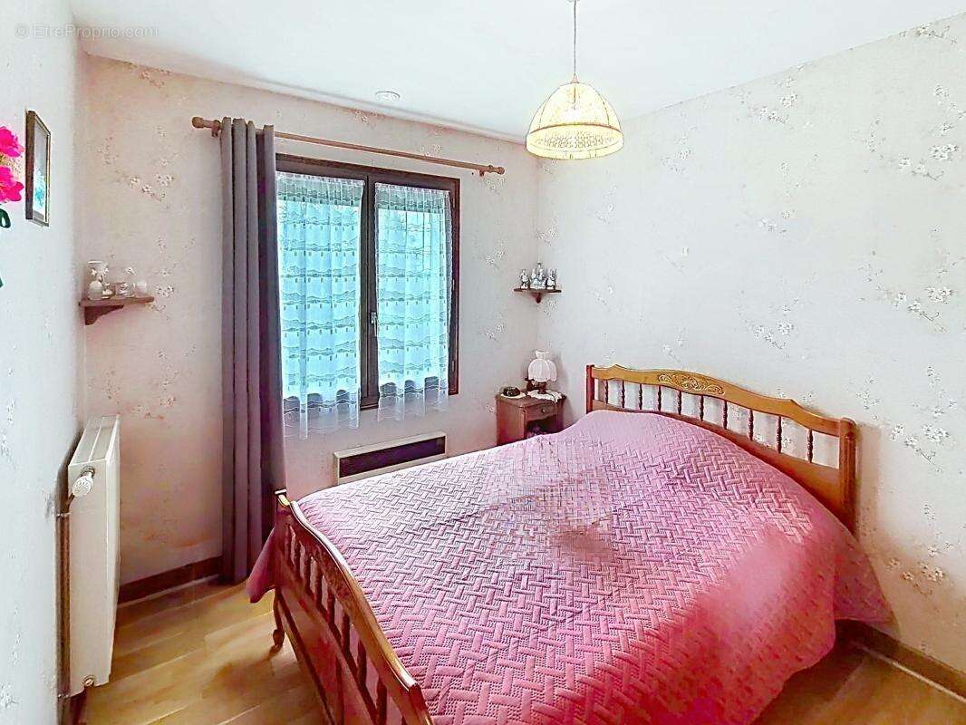 Maison à MONTGIVRAY