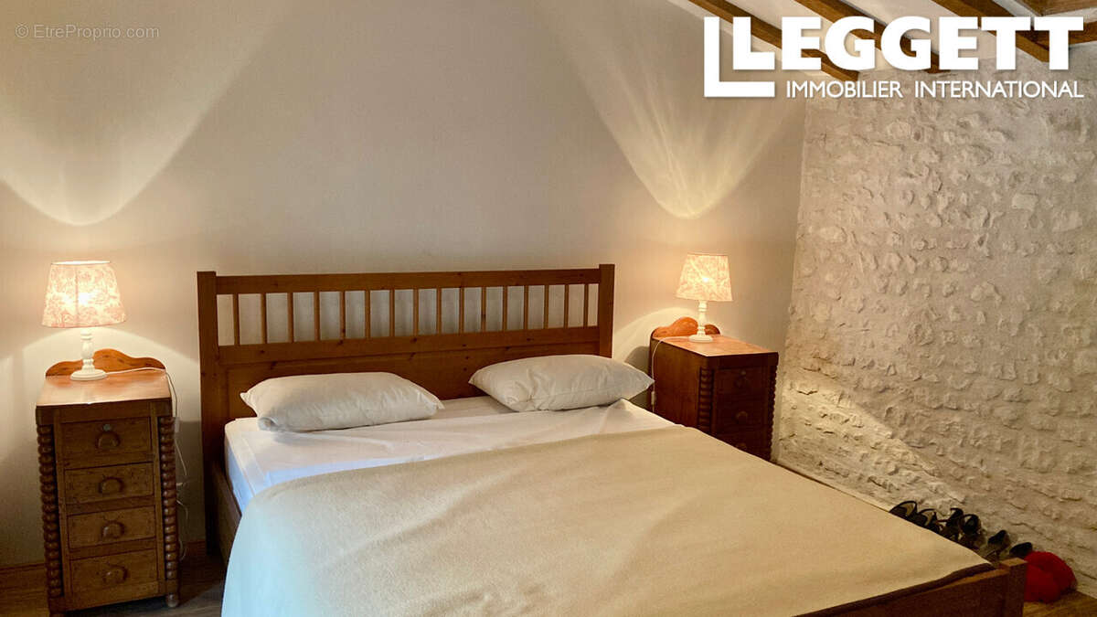 Maison à BARBEZIEUX-SAINT-HILAIRE