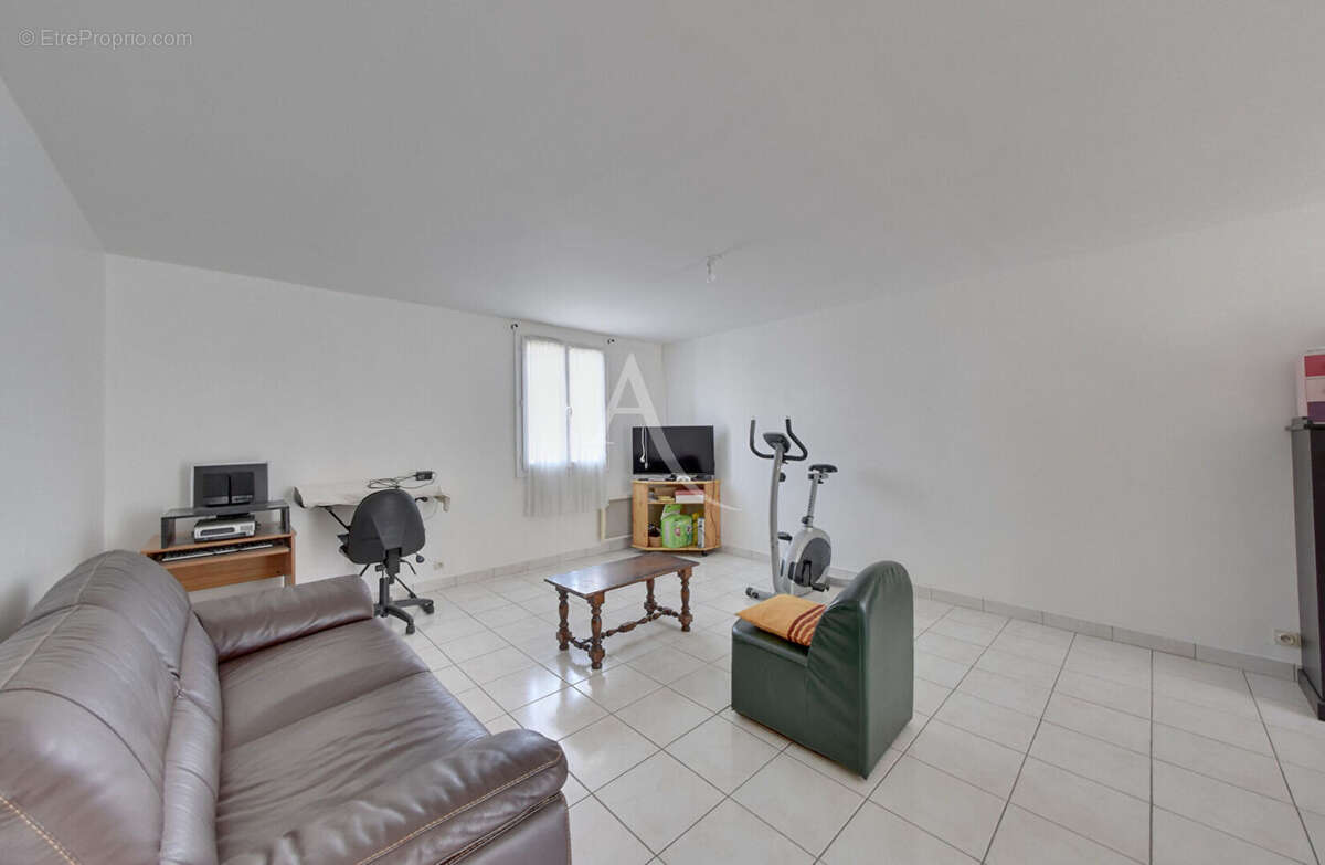 Maison Ozoir La Ferriere 170 m² - photo 2