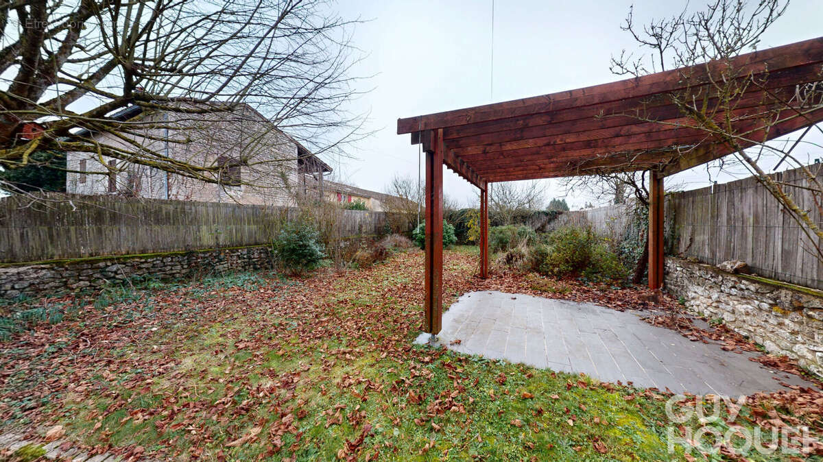 Maison à BONNES