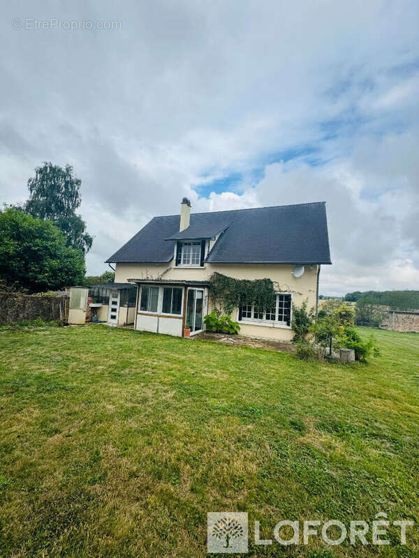 Maison à SAINT-MAURICE-LES-CHARENCEY